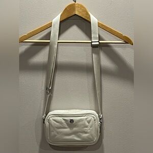 Women’s Lululemon Crossbody Camera Bag 2L
